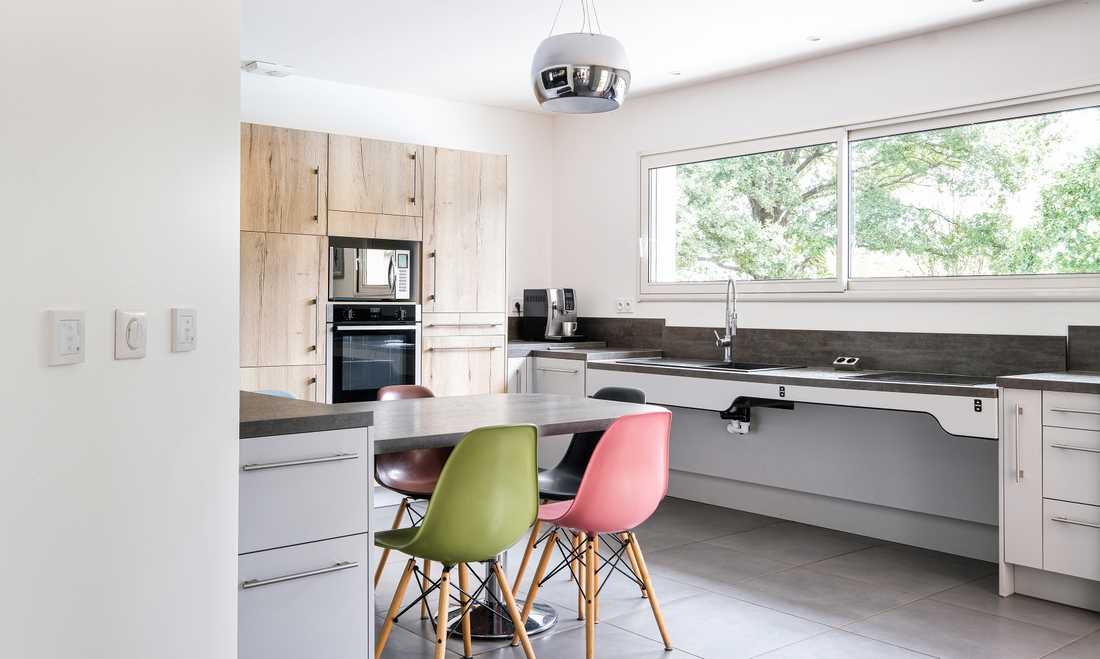 Design of a kitchen accessible to people with disabilities and people with reduced mobility (PRM) by an interior designer in Quimper