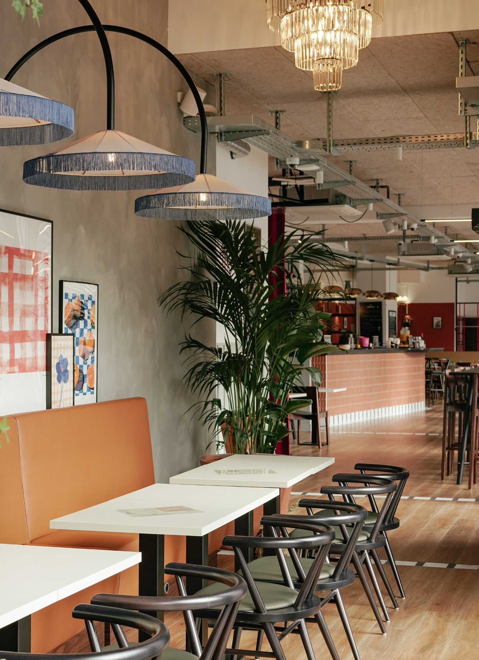 Restaurant renovated by an architect specialized in commercial architecture