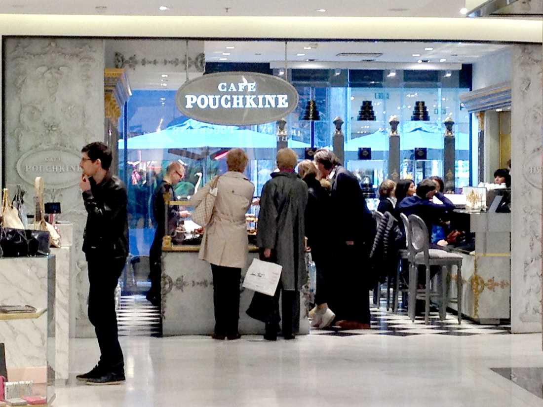 Aménagement d'un café par un architecte spécialiste de l'architecture commerciale à Quimper