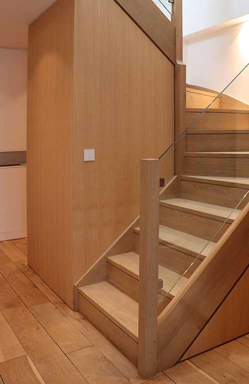 Escalier sur mesure réalisé par un architecte d'intérieur à Quimper