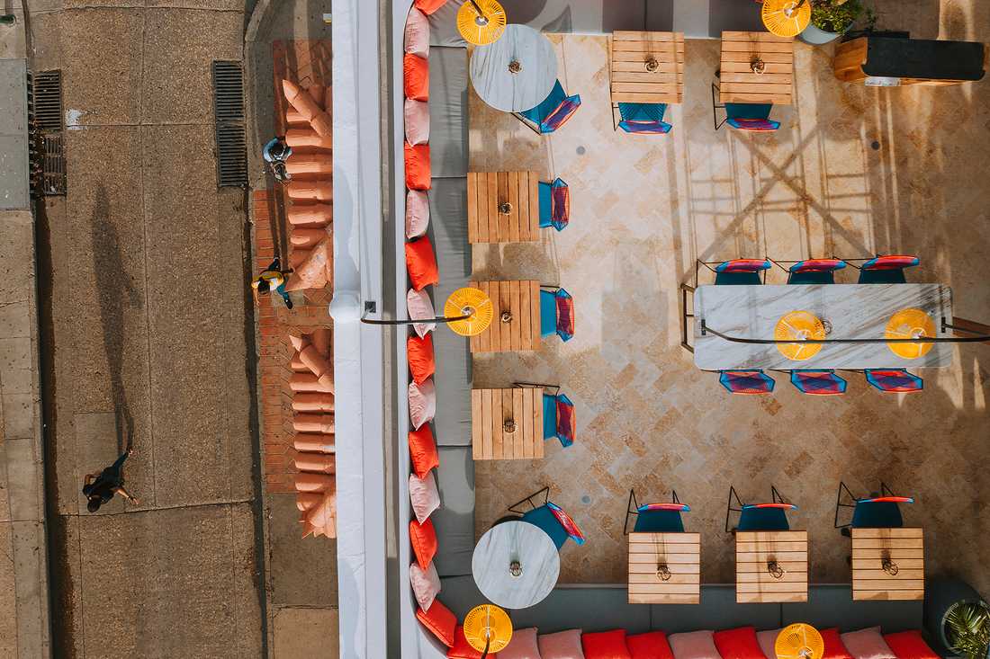 Rénovation d'une terrasse de style rooftop pour un restaurant