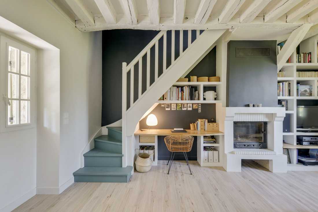 Escalier avec bureau intégré