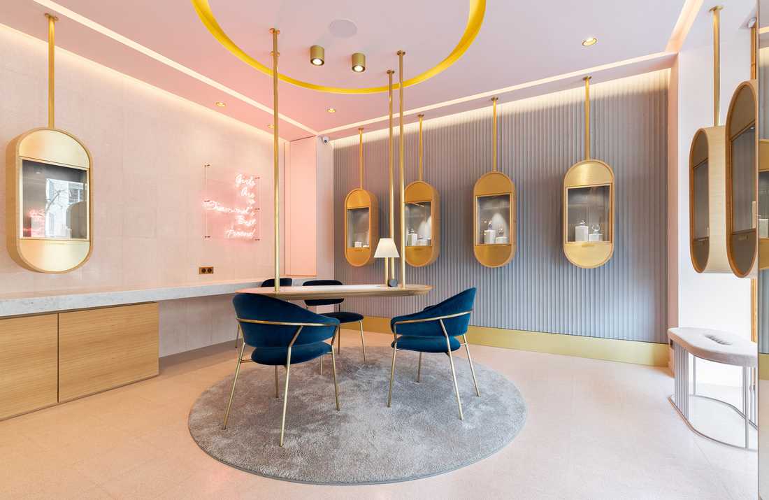 Interior design of a high-end jewelry store in Quimper