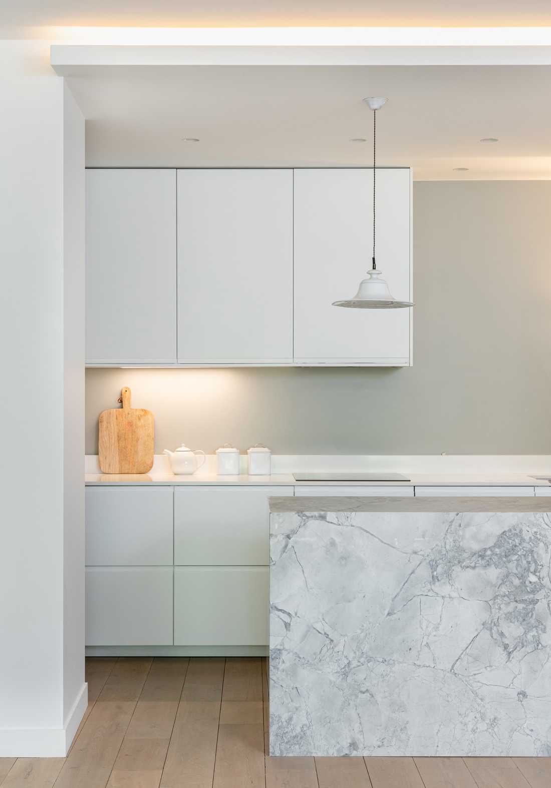 Aménagement de la cuisine d'un appartement neuf par un architecte d'intérieur à Quimper