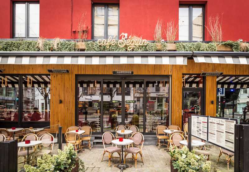 Façade d'un restaurant rénovée par un architecte à Quimper