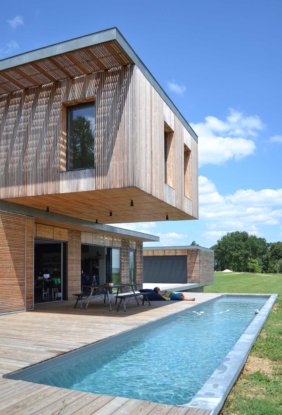 Maison contemporaine bois et béton par un architecte en Bretagne