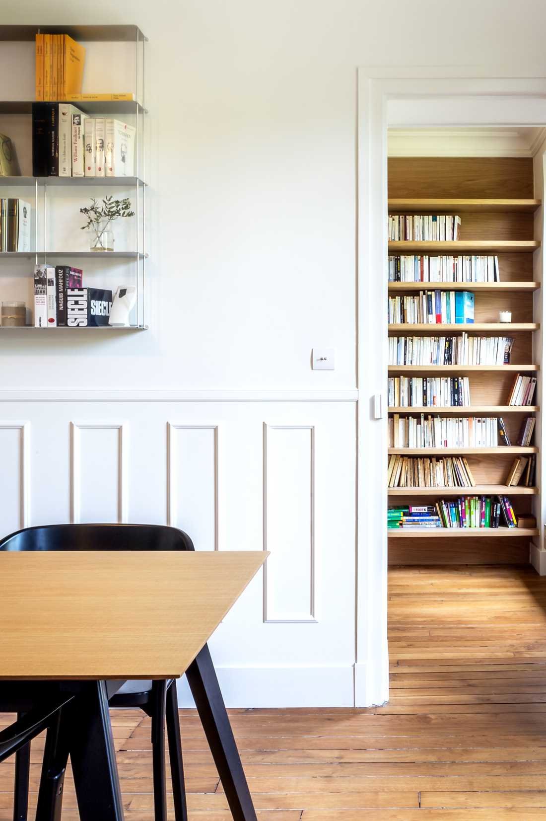 Circulation dans un appartement haussmannien renové par un architecte d'intérieur à Quimper