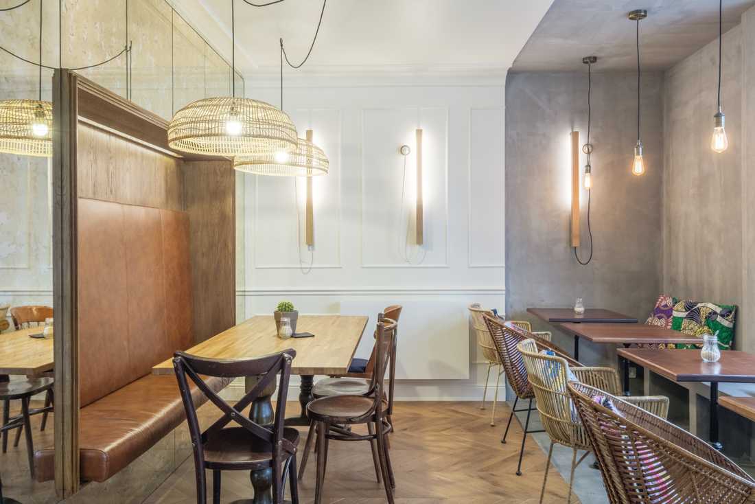 Aménagement d'un café dans un style contemporain à Quimper par un architecte