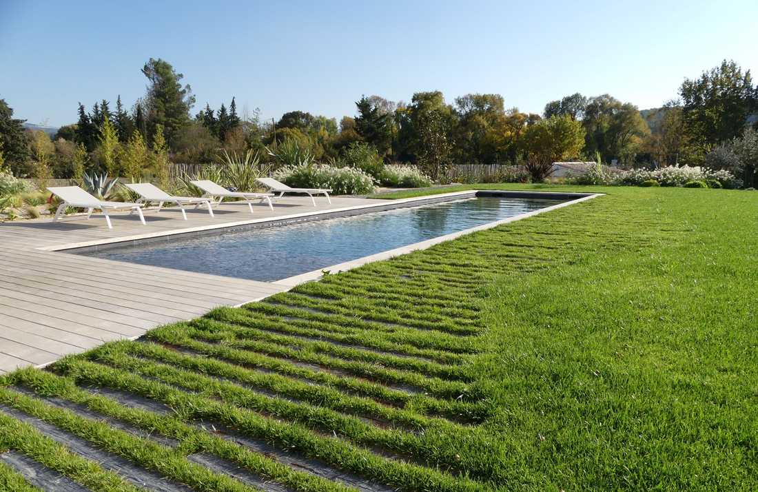 Jardin avec piscine dans le Finistère et le Morbihan