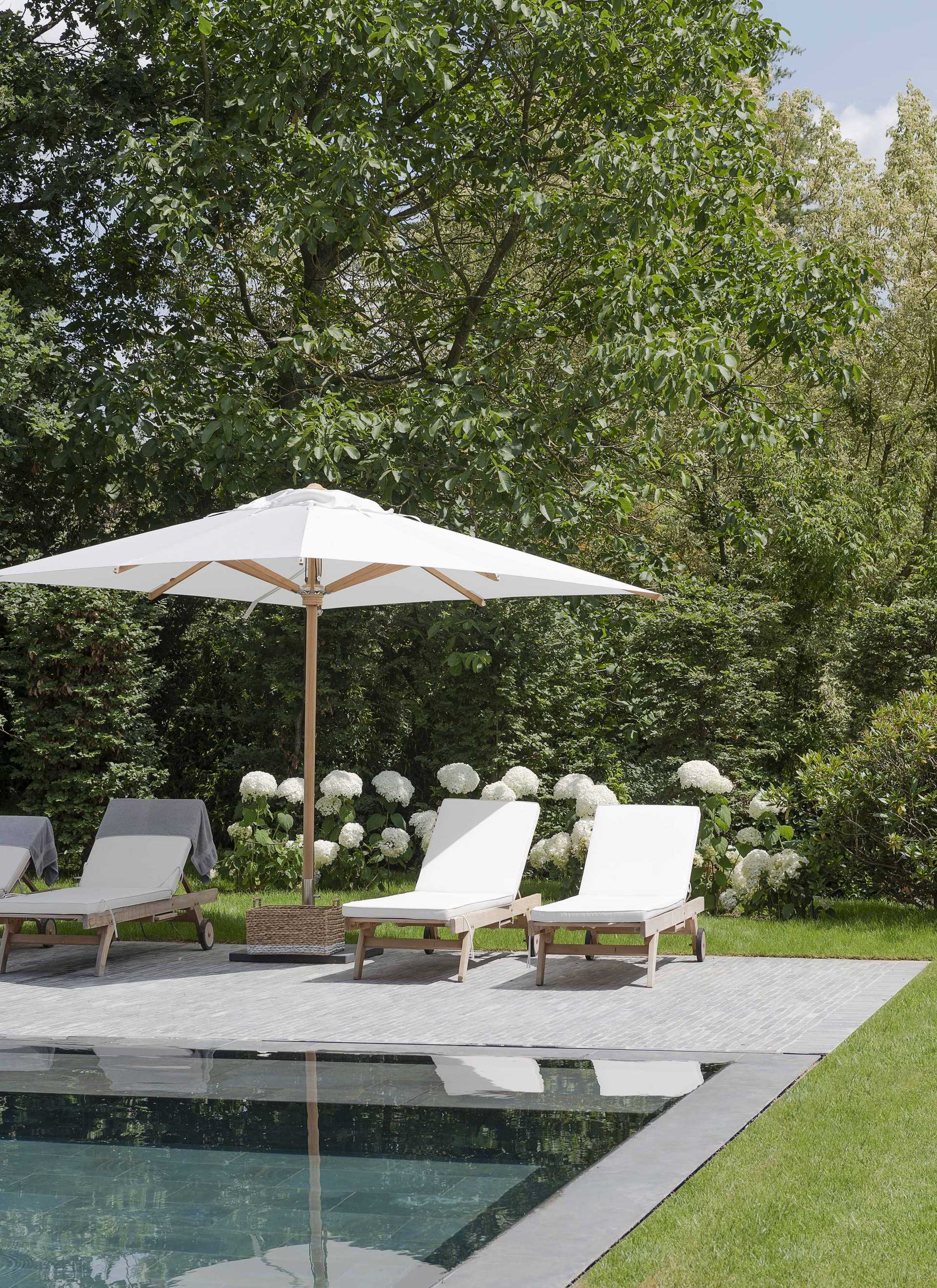 Creation of the terrace of an apartment by a landscape gardener dans le Finistère et le Morbihan