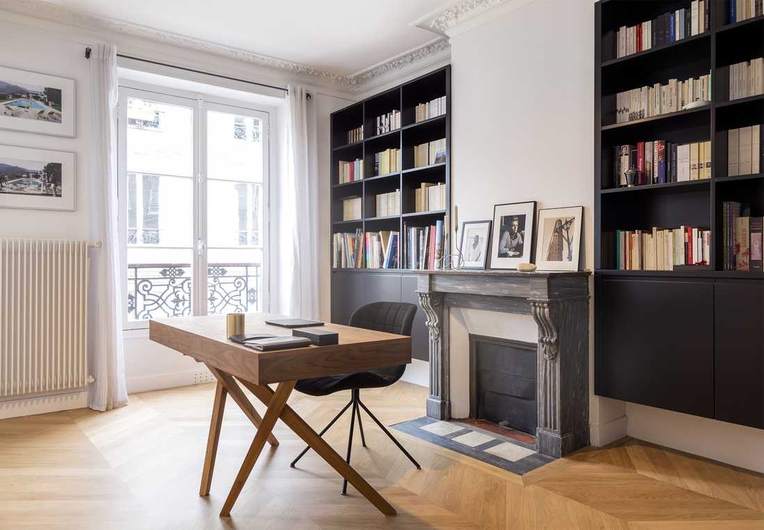 Bureau design dans un appartement haussmannien dans le Finistère et le Morbihan