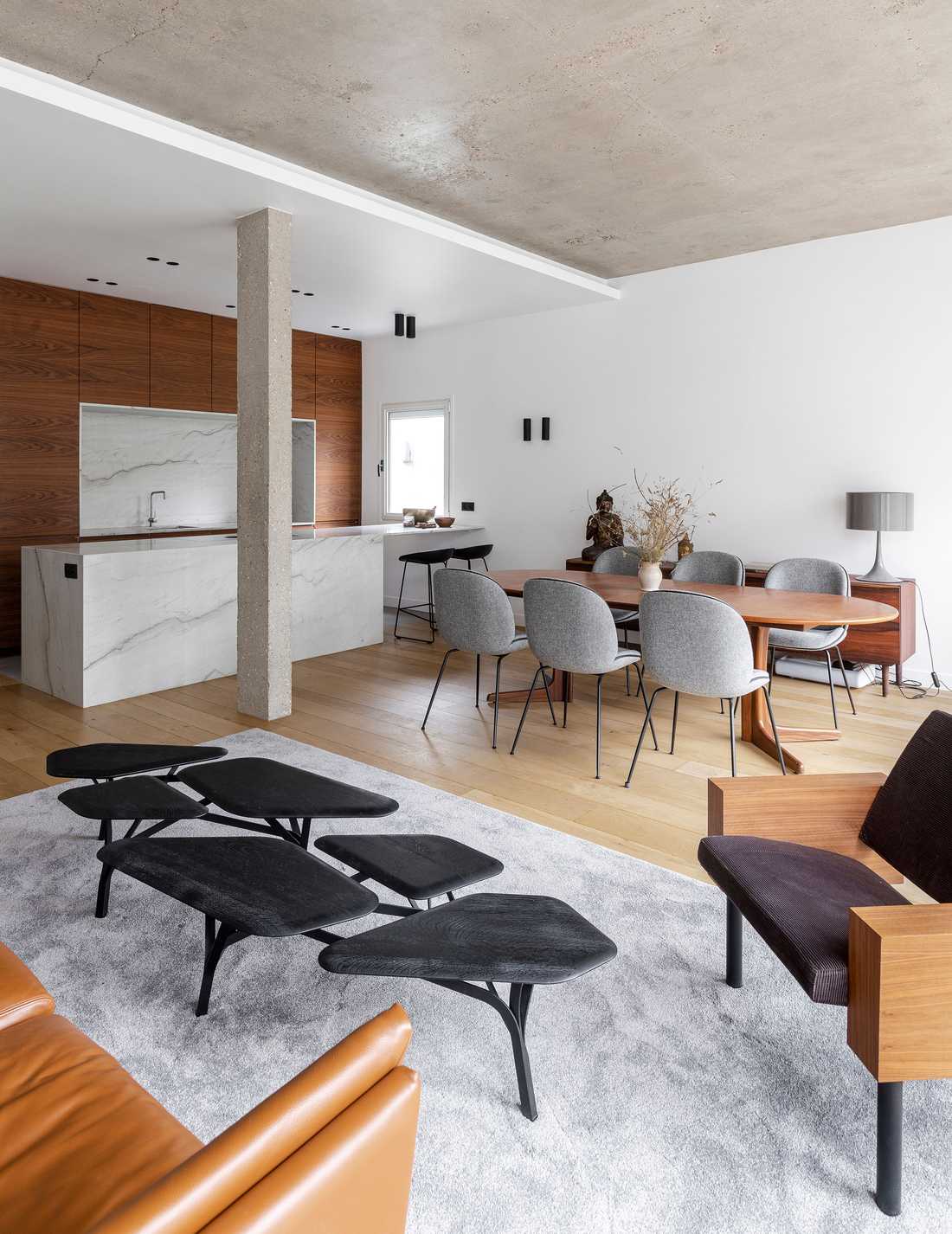 Salon d'un appartement acheté en VEFA après les travaux d'aménagement par un architecte d'intérieur à Quimper