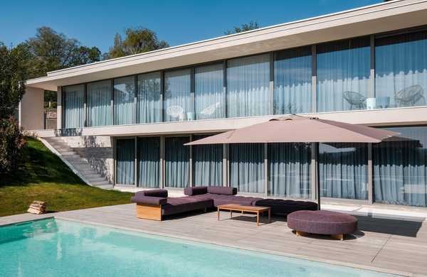 Maison contemporaine avec piscine 250m²
