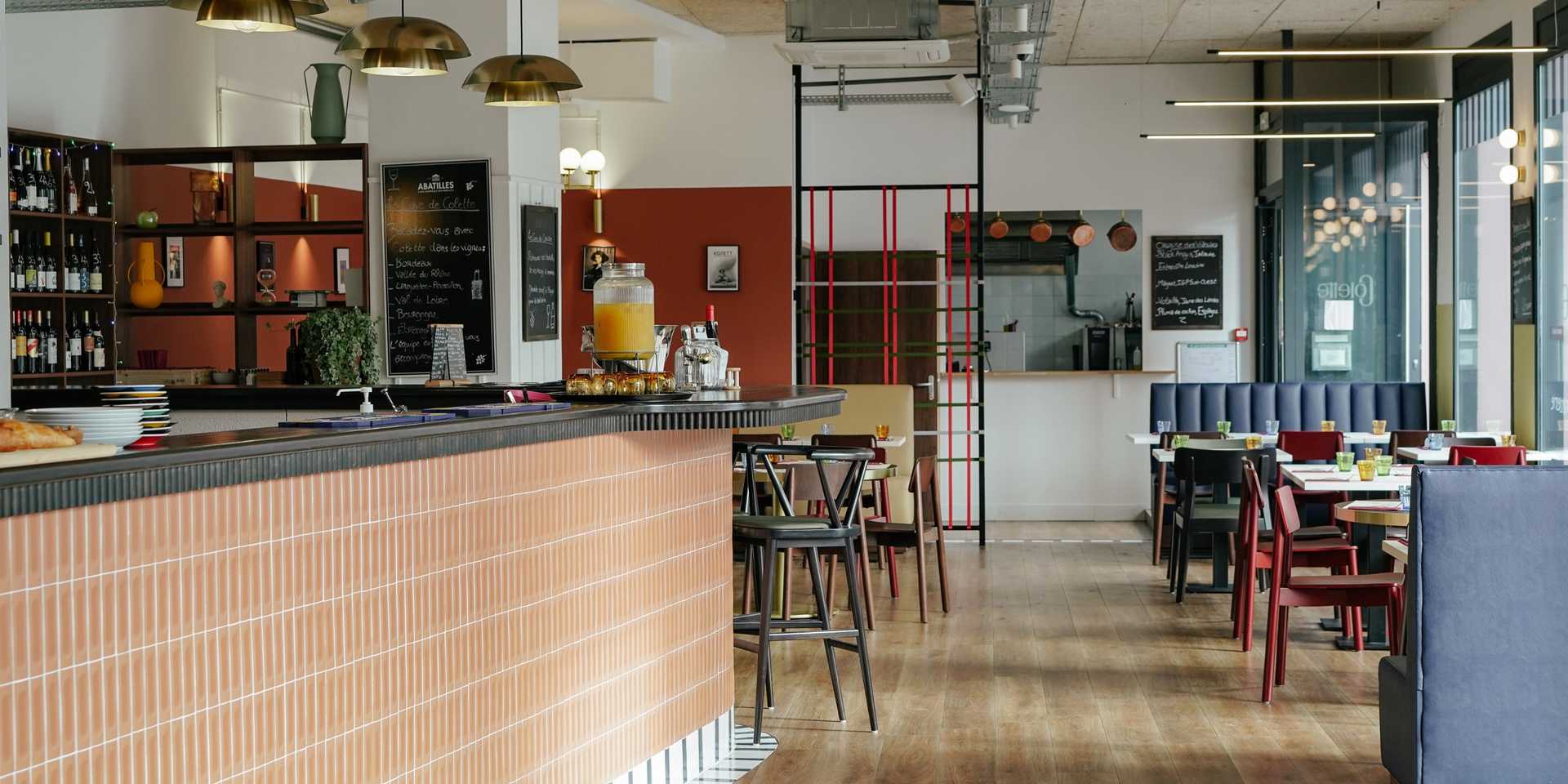 Coastal restaurant in Brittany designed by an interior architect